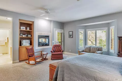 Bedroom - 14375 Occidental Rd, Sebastopol, CA 95472 photo 2 of 7