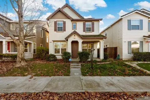 1325 Valley Glen Dr, Dixon, CA 95620