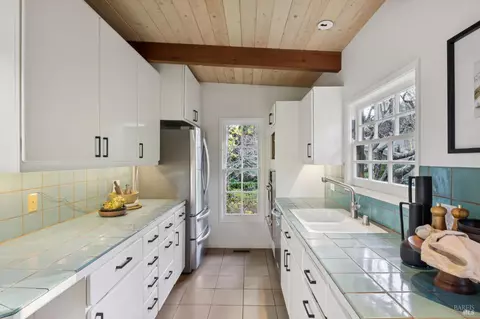 Kitchen - 23 Monte Cimas Ave, Mill Valley, CA 94941 photo 2 of 6