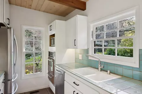 Kitchen - 23 Monte Cimas Ave, Mill Valley, CA 94941 photo 3 of 6