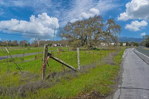 8 8th St E, Sonoma, CA 95476