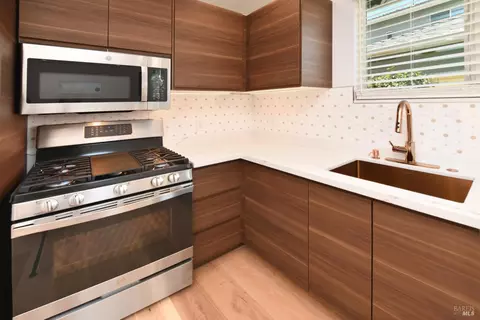 Kitchen - 1906 Hoffman Blvd, Richmond, CA 94804 photo 14 of 15