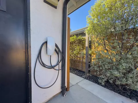 Exterior - 1906 Hoffman Blvd, Richmond, CA 94804 photo 8 of 14