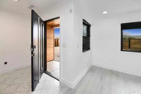 Entry Way - 1906 Hoffman Blvd, Richmond, CA 94804 photo 2 of 7