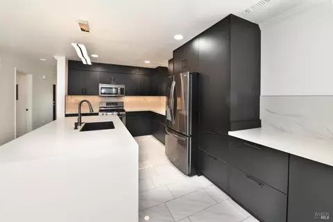 Kitchen - 1906 Hoffman Blvd, Richmond, CA 94804 photo 4 of 15
