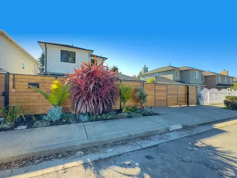 Exterior - 1906 Hoffman Blvd, Richmond, CA 94804 photo 3 of 14