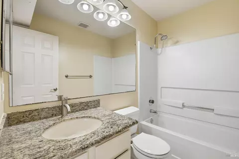 Bath - 4632 Melody Dr #E, Concord, CA 94521 photo 1 of 2