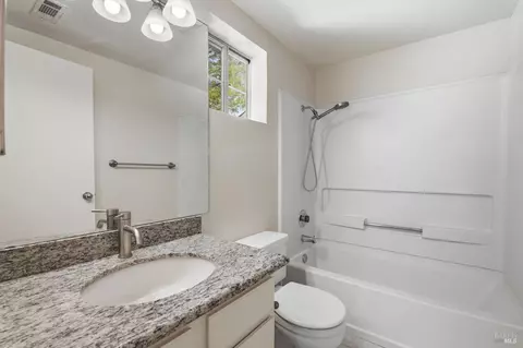 Bath - 4632 Melody Dr #E, Concord, CA 94521 photo 2 of 2