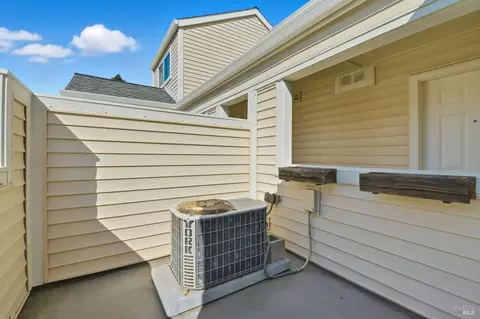 Exterior - 4632 Melody Dr #E, Concord, CA 94521 photo 3 of 4
