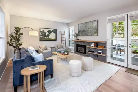 18105 Vassar Ct, Sonoma, CA 95476