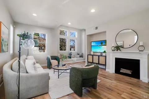 113 Firefly Ln, Napa, CA 94558