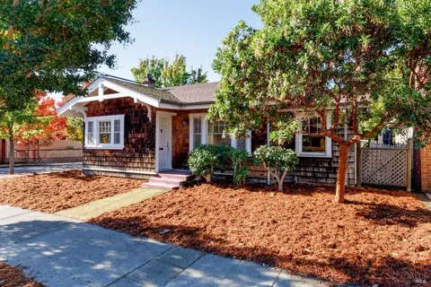 1203 Glenn St, Santa Rosa, CA 95401