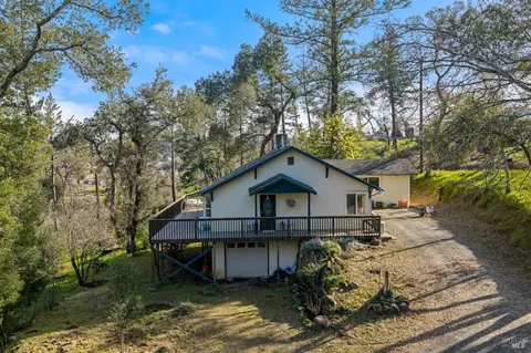 111 Lilac Ln, Saint Helena, CA 94574