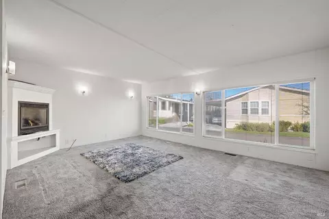 571 Birchwood Dr, Petaluma, CA 94954