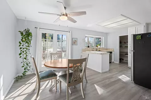 Dining - 23929 Nutmeg Pl, Willits, CA 95490 photo 2 of 2