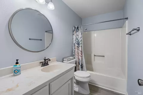 Bath - 23929 Nutmeg Pl, Willits, CA 95490 photo 2 of 2