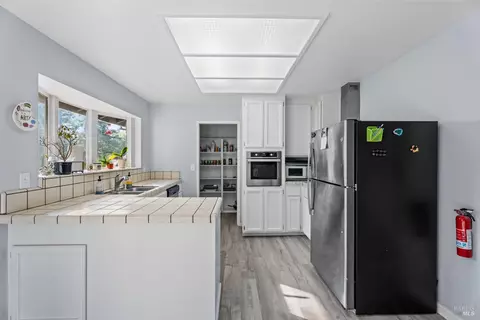 Kitchen - 23929 Nutmeg Pl, Willits, CA 95490 photo 2 of 3