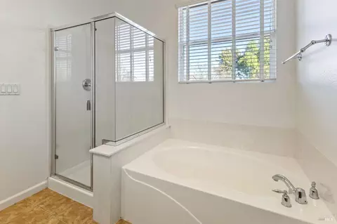 Bath - 5018 Brown Ln, Fairfield, CA 94533 photo 2 of 3