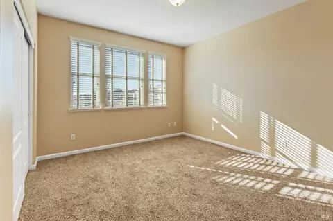 Bedroom - 5018 Brown Ln, Fairfield, CA 94533 photo 5 of 12