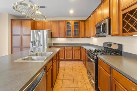 Kitchen - 5018 Brown Ln, Fairfield, CA 94533 photo 2 of 4