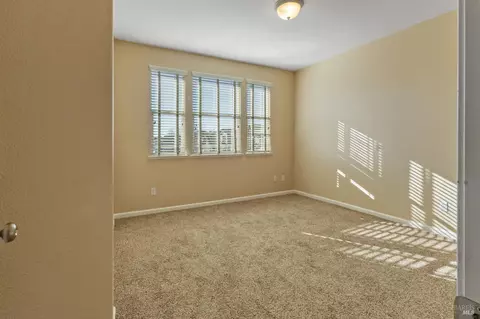 Bedroom - 5018 Brown Ln, Fairfield, CA 94533 photo 8 of 12