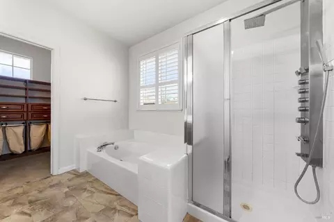 Bath - 2837 Watson Ct, Fairfield, CA 94534 photo 3 of 8