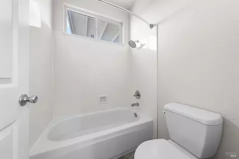 Bath - 2837 Watson Ct, Fairfield, CA 94534 photo 7 of 8