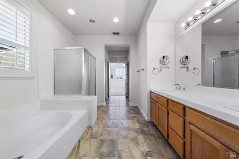 Entry Way - 2837 Watson Ct, Fairfield, CA 94534 photo 5 of 7