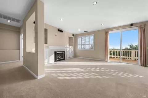 Living - 2837 Watson Ct, Fairfield, CA 94534 photo 2 of 10