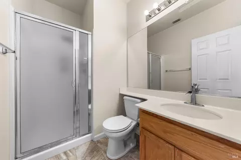 Bath - 2837 Watson Ct, Fairfield, CA 94534 photo 1 of 8