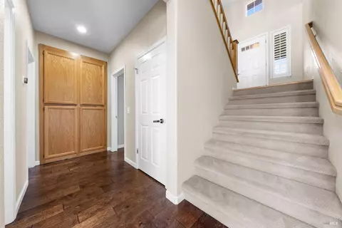Entry Way - 2837 Watson Ct, Fairfield, CA 94534 photo 6 of 7