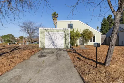 636 Nikki Dr, Petaluma, CA 94954