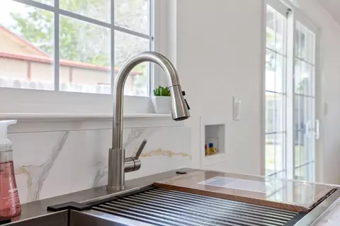 Kitchen - 240 Rinaldo Dr, Vallejo, CA 94589 photo 5 of 5