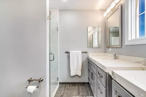 Bath - 2164 Patton Ave, Napa, CA 94559 photo 3 of 3