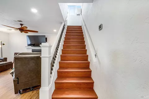 Entry Way - 2164 Patton Ave, Napa, CA 94559 photo 3 of 3