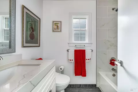 Bath - 2164 Patton Ave, Napa, CA 94559 photo 1 of 3