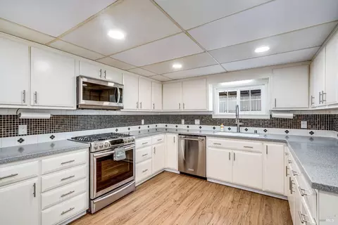 Kitchen - 2164 Patton Ave, Napa, CA 94559 photo 2 of 2
