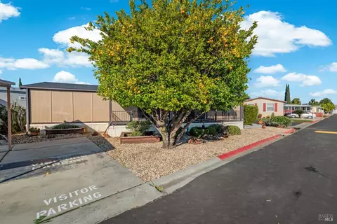76 Lemon Tree Cir, Vacaville, CA 95687 photo 4