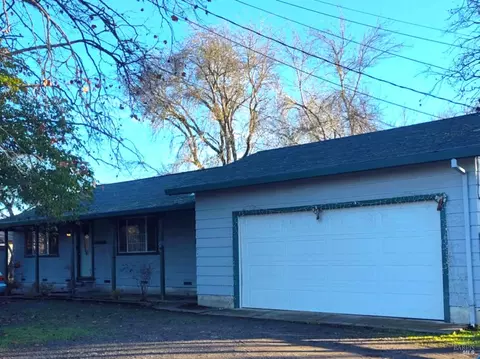 2166 Burbank Ave, Santa Rosa, CA 95407