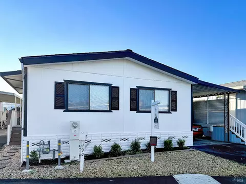 190 Apple Ln, Santa Rosa, CA 95407