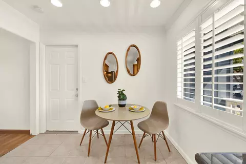 Dining - 216 Manhattan St, Vallejo, CA 94591 photo 4 of 4