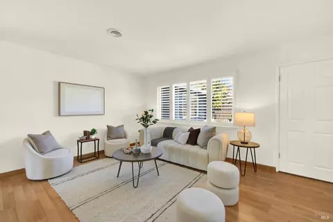 Living - 216 Manhattan St, Vallejo, CA 94591 photo 1 of 2