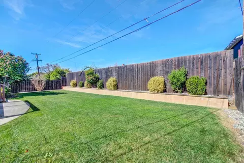 Exterior - 216 Manhattan St, Vallejo, CA 94591 photo 12 of 19