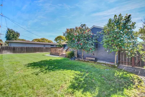 Exterior - 216 Manhattan St, Vallejo, CA 94591 photo 16 of 19
