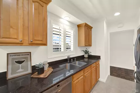 Kitchen - 216 Manhattan St, Vallejo, CA 94591 photo 6 of 8