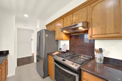Kitchen - 216 Manhattan St, Vallejo, CA 94591 photo 3 of 8