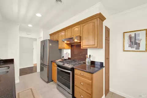 Kitchen - 216 Manhattan St, Vallejo, CA 94591 photo 2 of 8