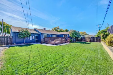 Exterior - 216 Manhattan St, Vallejo, CA 94591 photo 14 of 19