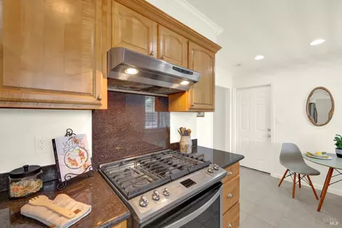 Kitchen - 216 Manhattan St, Vallejo, CA 94591 photo 7 of 8