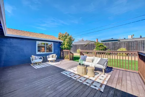 Exterior - 216 Manhattan St, Vallejo, CA 94591 photo 8 of 19